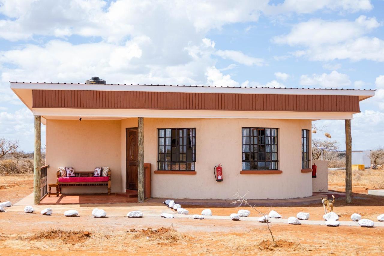 Wild Amboseli Ndovu Cottage. ภายนอก รูปภาพ